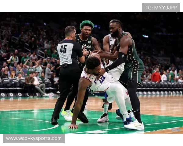 杰伦·布朗半场26分仍难救主，凯尔特人防守体系崩盘